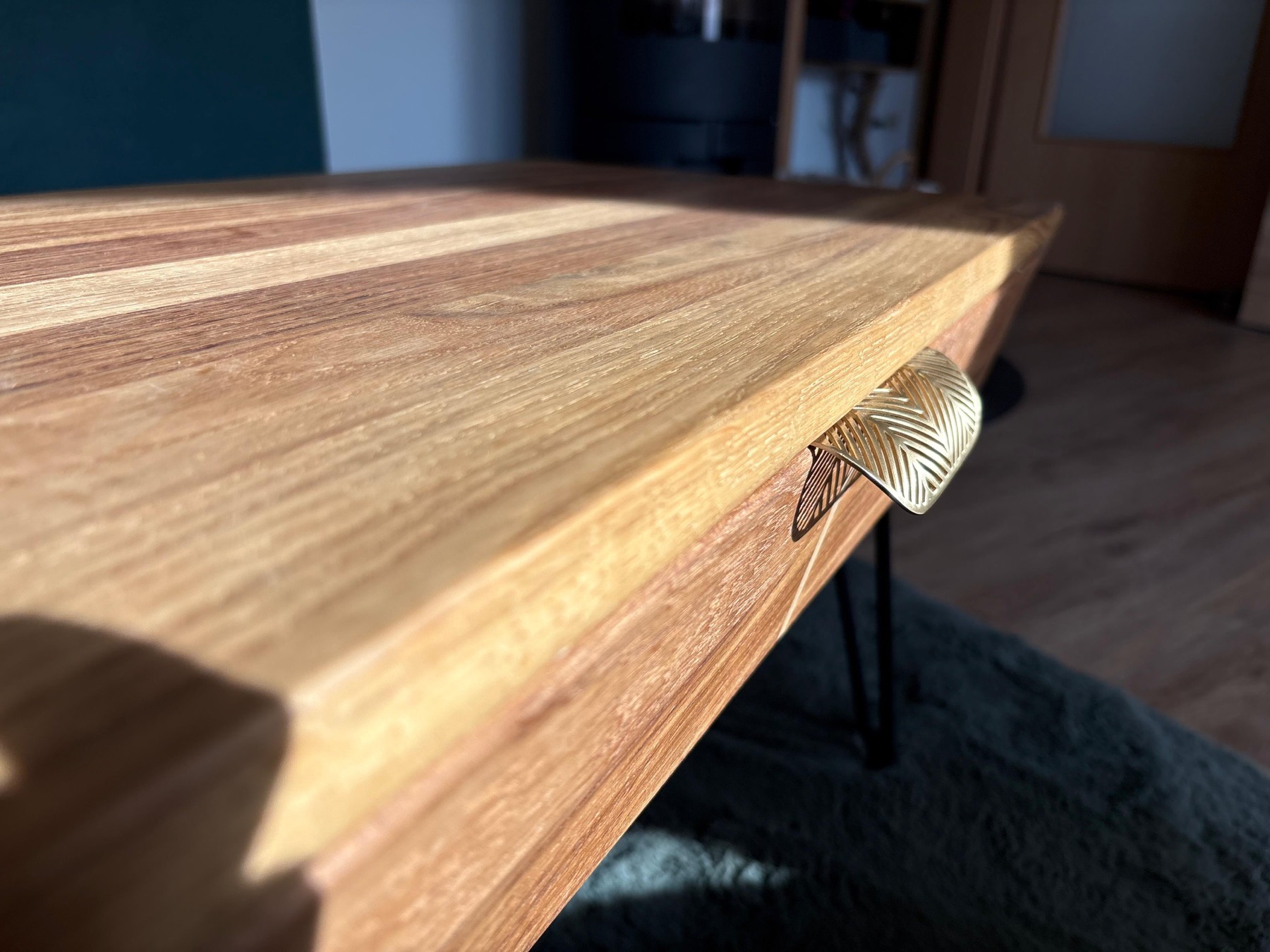 Couchtisch Eiche massiv mit Streifen-Design